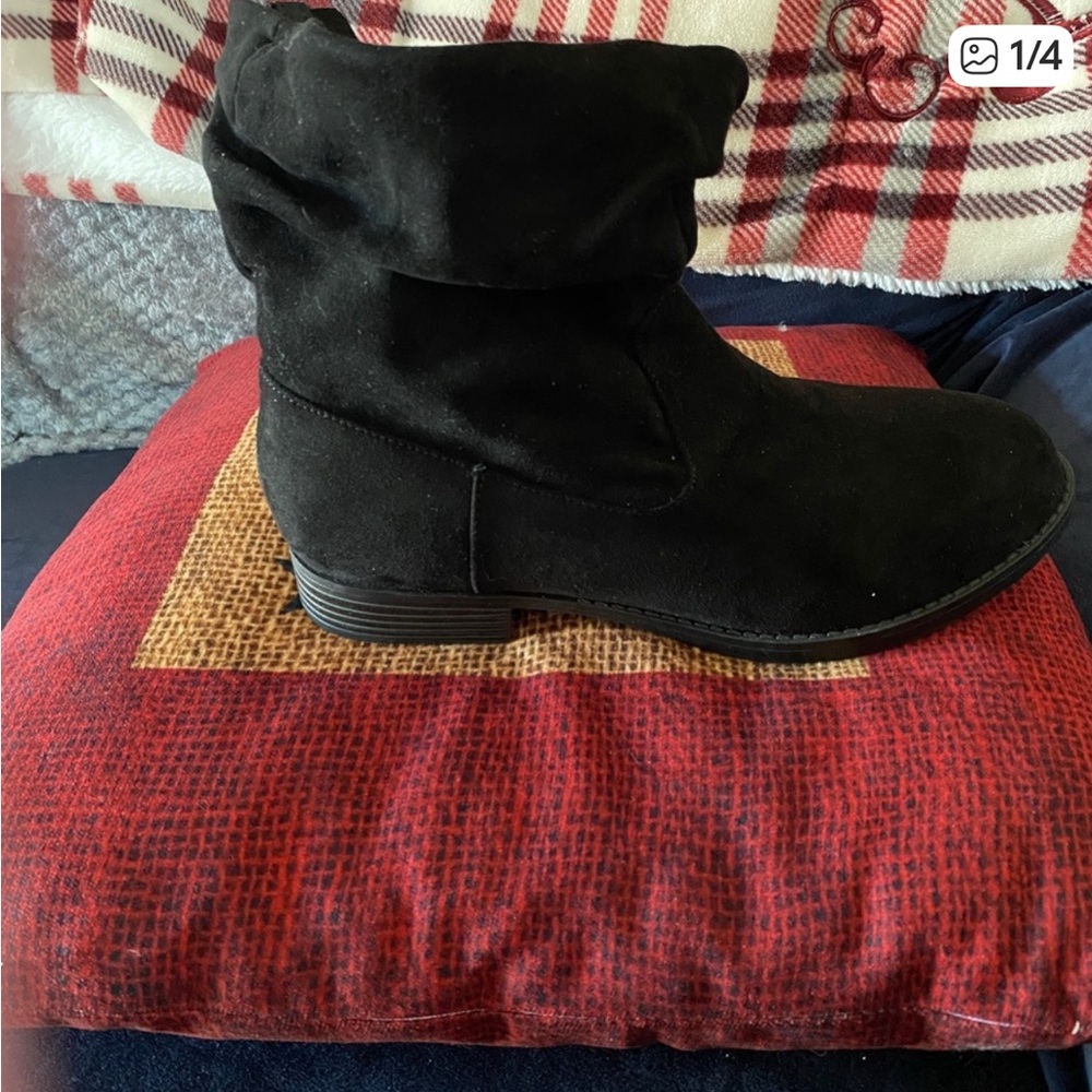Black ankle boot, NWOT size 9w